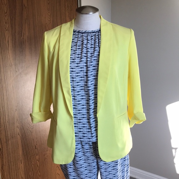 Yellow jacket - Picture 2 of 4